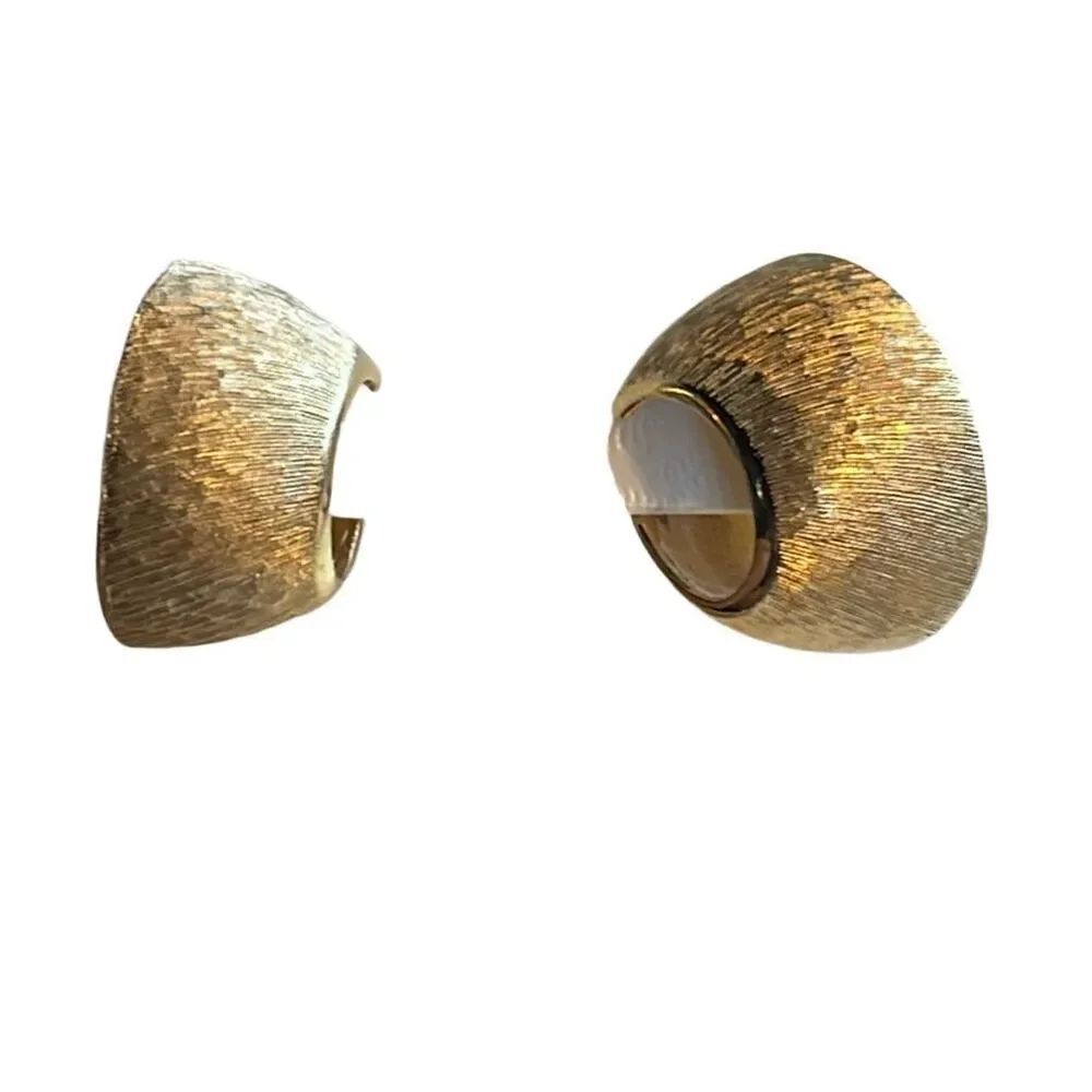 Vintage Gold tone textured art to wear clip earrings